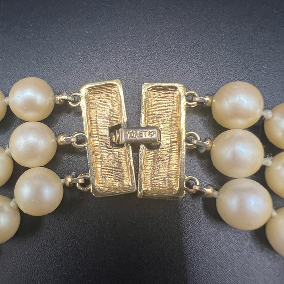 Vintage Monet 3 Strand Faux Pearl Choker Necklace Statement Formal Classic - Picture 3 of 4